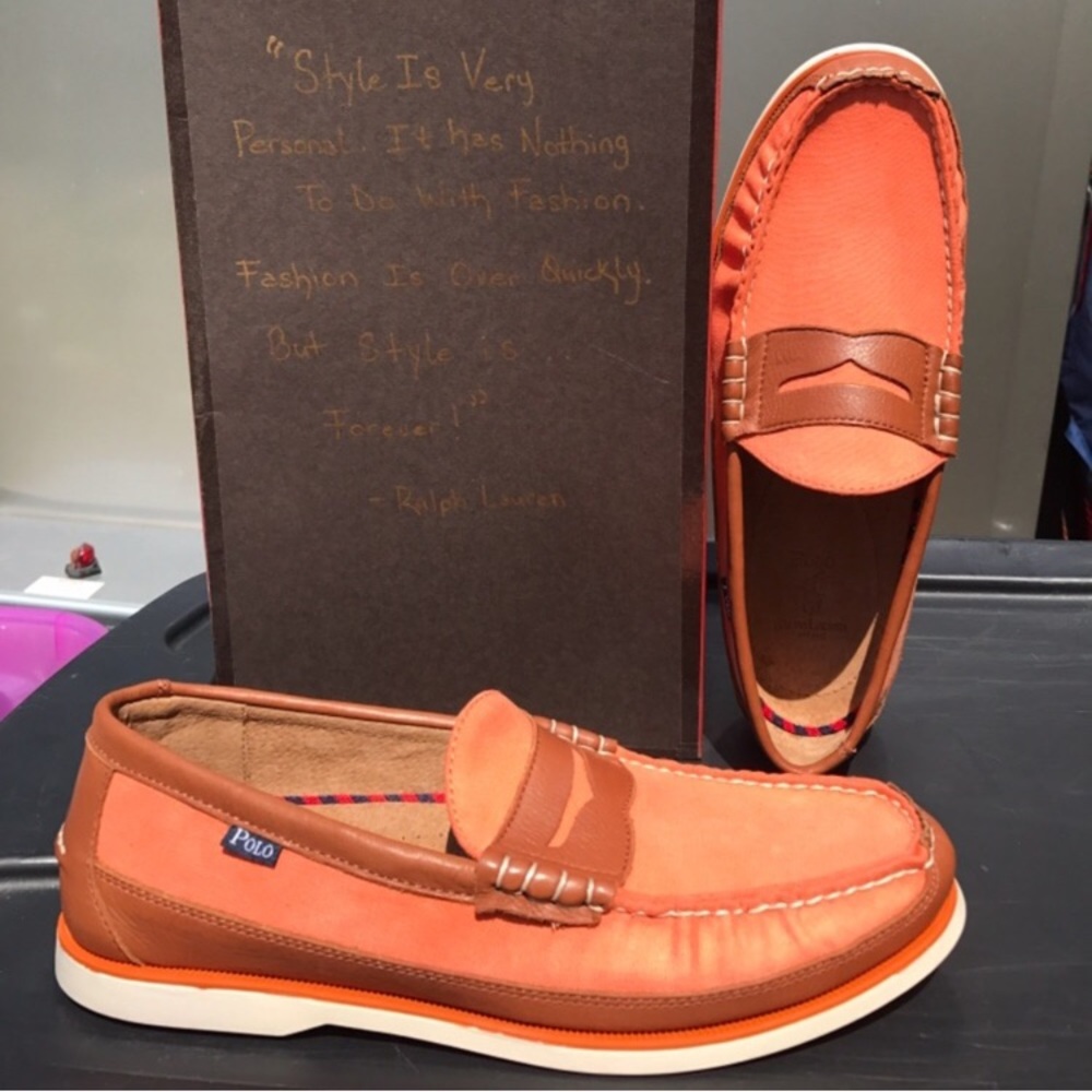 BRAND NEW/NEVER WORN beautiful boat shoes/loafers